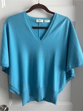 Neiman Marcus V-Neck Cashmere Sweater - Bright Turquoise